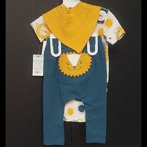 New Baby Outfit Lion and Bib